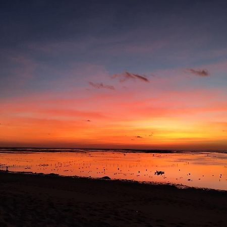 Berawa Beach Surfstay Canggu Exterior foto