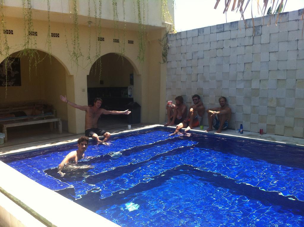 Berawa Beach Surfstay Canggu Exterior foto