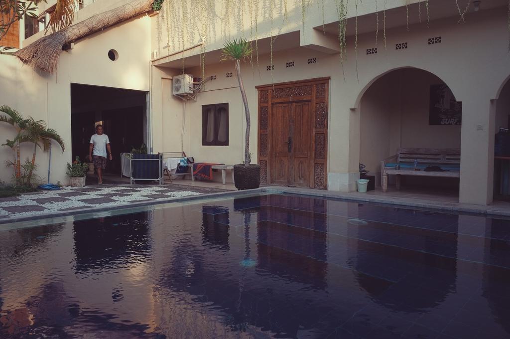 Berawa Beach Surfstay Canggu Exterior foto